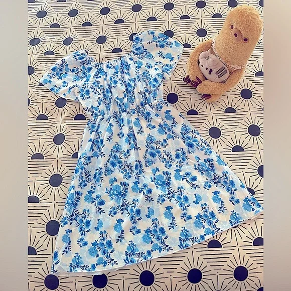 Darling White/Blue Floral Bubble Sleeve Girl’s Dress (Sz 11-12) (FINAL PRICE) - Picture 1 of 6